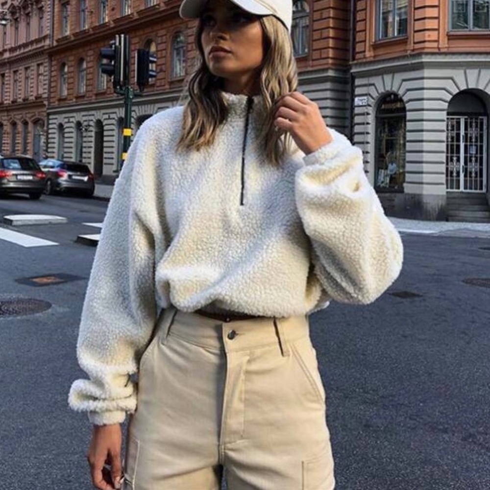 🔜PRE-ORDER 🌟Faux Fur Cropped Pullover